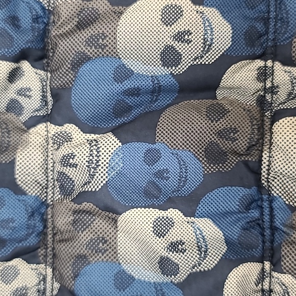 Old Navy Kids Sleeveless Quilted Puffer Vest/Jacket in Blue/Gray - Picture 16 of 17